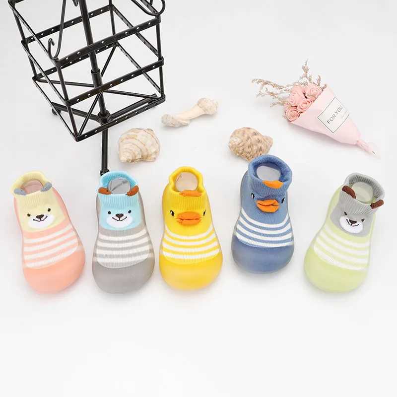 Cartoon childrens shoes with animal patterns anti slip silicone soles baby floor socks breathable and casual cotton baby boys and girls shoes X250409