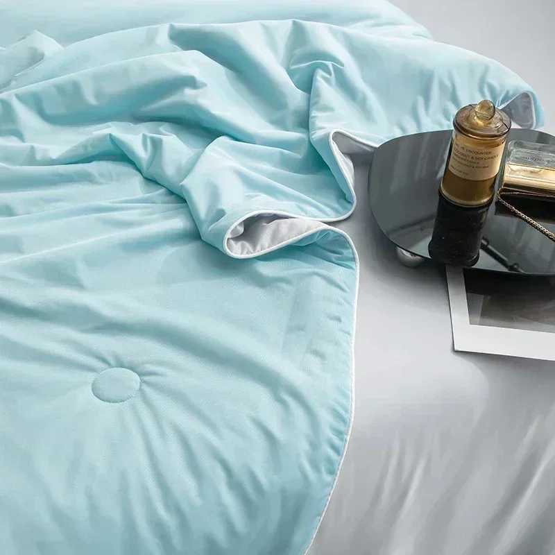 Cooling Blanket for Bed Silky Air Condition Comforter Lightweight Cooled Summer Quilt with Double Side Cold Cooling Fabric Y240730