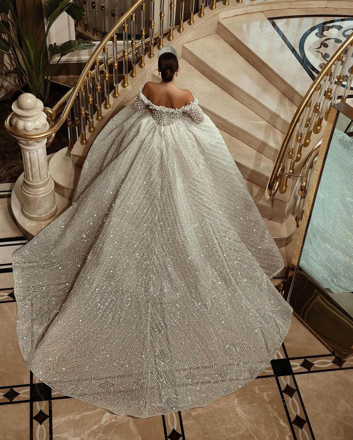 Gorgeous Ball Wedding Dress Off Shoulder Long Sleeves Bridal Gown Sequins Pearls Sweep Train Dresses Custom Made vestidos de novia