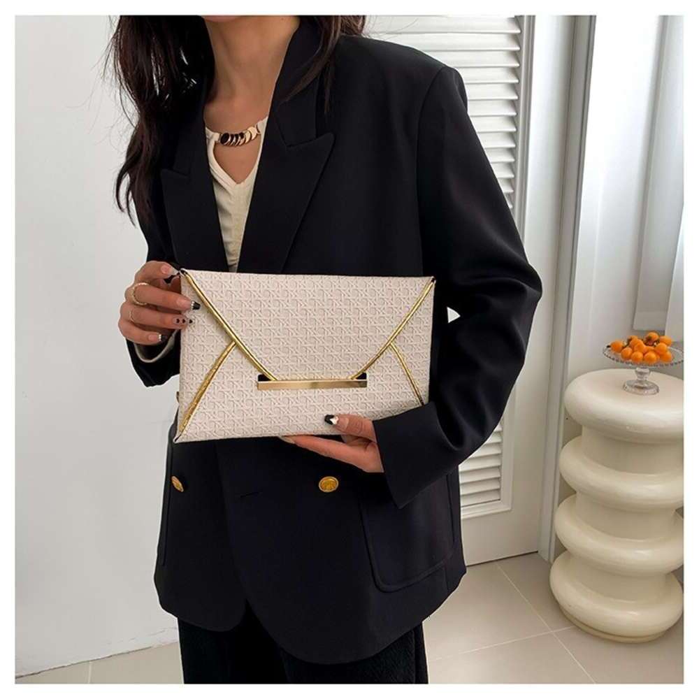 2025 Designer New Design 2024 3 Women Small Envelope Shaped Bag Exquisite Casual Minimalist style Free shipping size