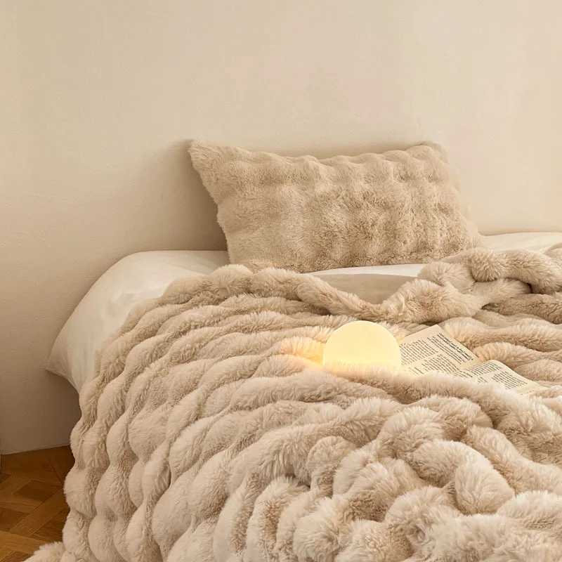 Imitation Rabbit Fur Plush Blanket Winter Warmth Comfortable Blankets Bed Luxury Warm Sofa Cover Throw Blanket and Pillowcase Y240730