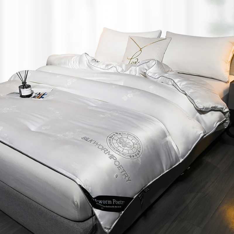 Real silk bedding 100% mulberry silk spring automatic thickening bedding winter comfortable super warm thickening blanket luxury silk bedding W241024