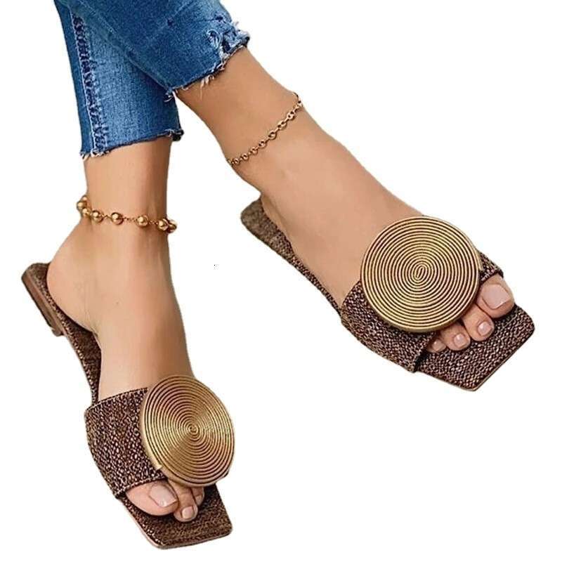 2024s 2024 New Designer Slippers Womens Summer Sandals Fashion Embroidered Platform Slipper Super Lightweight For Travel Plus Size 35-43