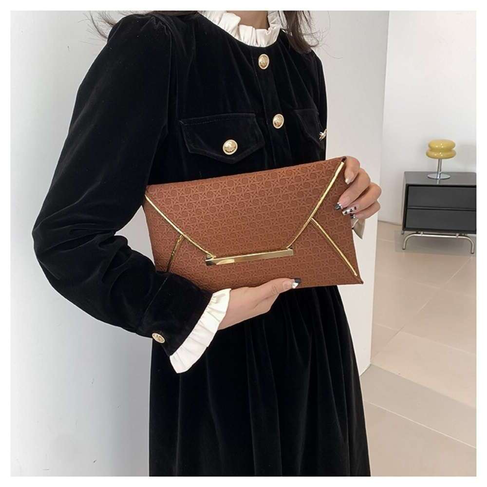 2025 Designer New Design 2024 3 Women Small Envelope Shaped Bag Exquisite Casual Minimalist style Free shipping size