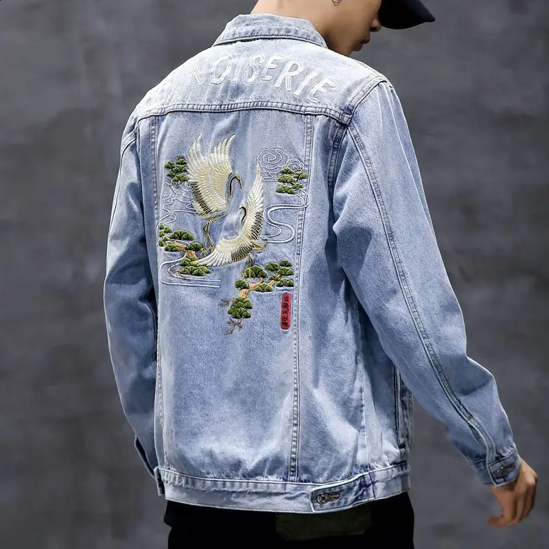 Mens Denim Jacket with Embroidery Male Jean Coats Blue Original Autumn Menswear Y2k Fashion Washed Joker Cowboy Large Size L G 240816