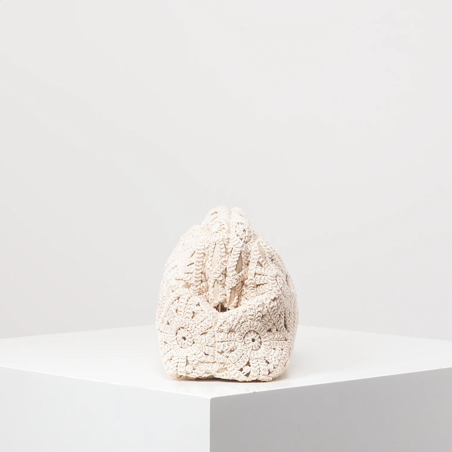 Pattern hollow woven bag simple clutch Bohemian clip holiday casual straw purse beach random pattern 240822Z