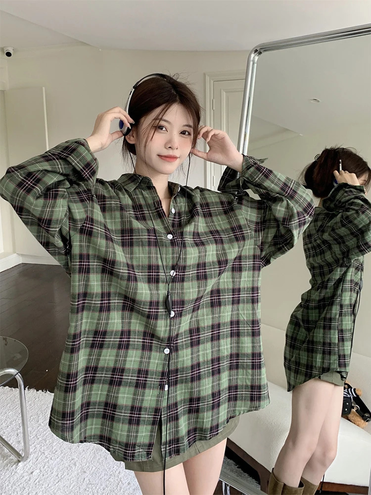 Retro classic plain weave womens bag shirt with lapel and long sleeved womens top for spring and summer BF retro oversized fashion 241031