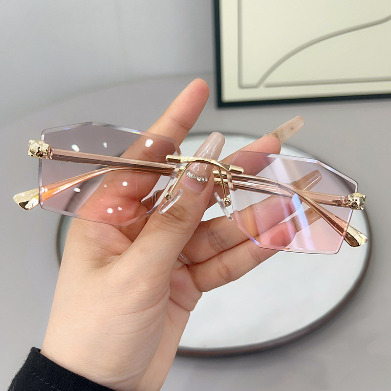 Polaroid lenses, high-end women's eyeglass frames, vintage metal sunglasses Fashionable cute cat eye glasses tortoiseshell anti blue light myopia