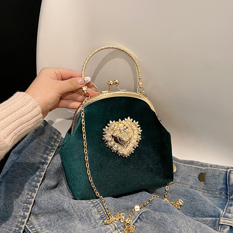 New niche design portable shoulder bag suitable for women's Baroque style evening dress banquet bag mouth red envelope