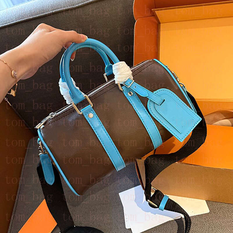 High quality designer handbag Leather pocket fashionable handbags Twenty 25cm large capacity travel bags Can be crossed diagonally and carried by hand
