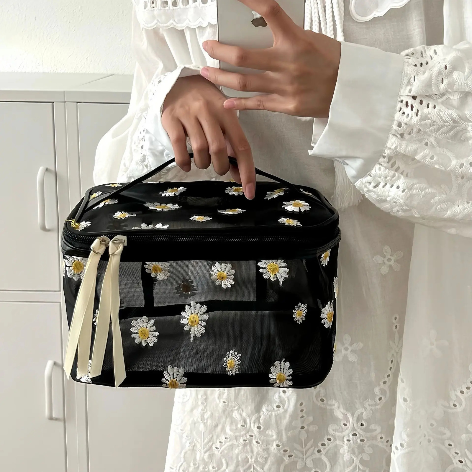 Floral Embroidery Makeup Bag Zipper Large Mesh Makeup Bag Womens Travel Makeup Bag 241031