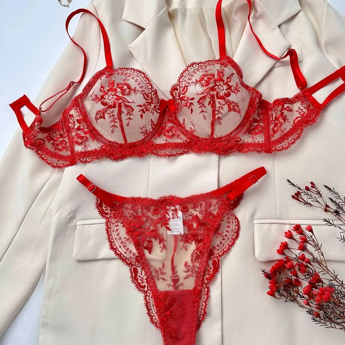 Women Flower Embroidered See-through Mesh Sexy Comfortable Simple and Elegant Underwear Set Erotiic Sexy Bra and Panty Set 241031