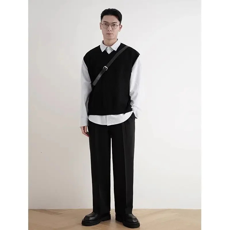Early Autumn Simple Black Vneck Knitted Sweater Vest for Men Classic Fashion Harajuku Loose Casual Allmatch Inner 241031