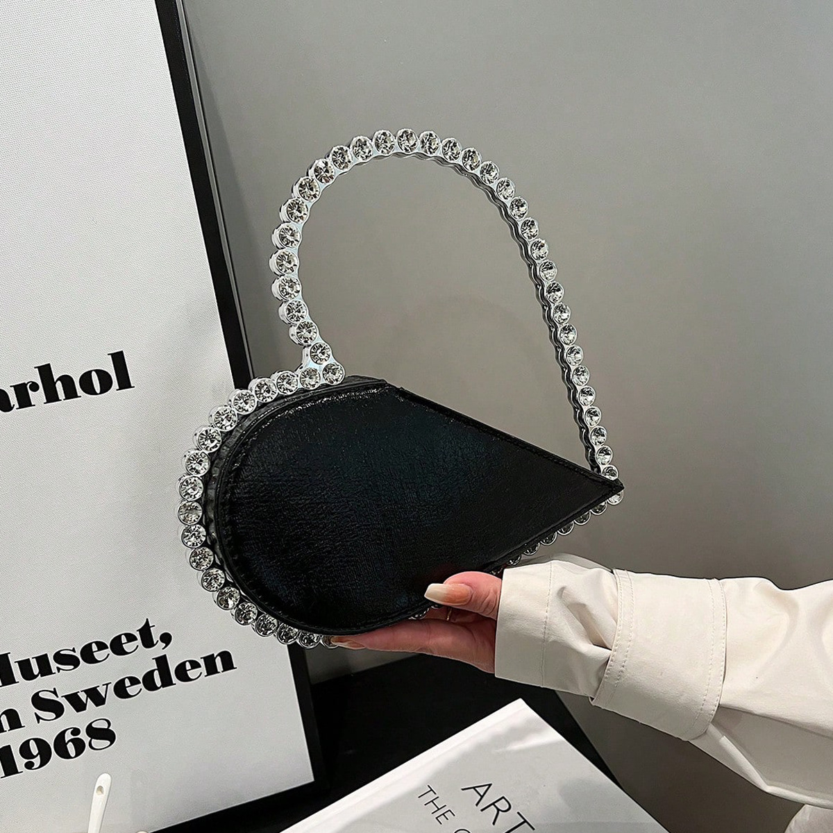 New designer heart-shaped diamond studded banquet fashionable Western style women's handbag