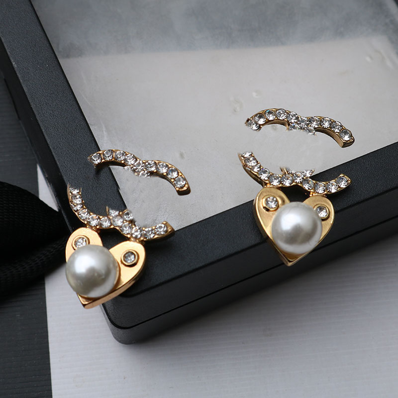 Classic Designer Earrings Letters 18K Gold Plated Fashion Women Diamond insert Earring Wedding Party Jewerlry 20 Style