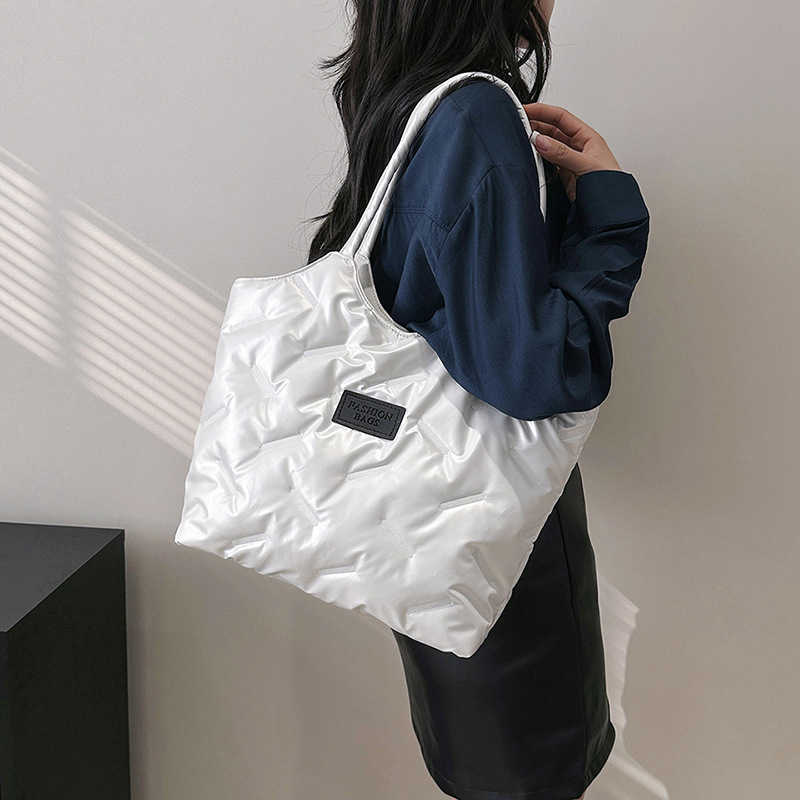 CMM Autumn and Winter New Large Capacity Cotton Jacket Bag Short Distance Travel Down Bag Outdoor Single Shoulder Hand Held Tote Bag