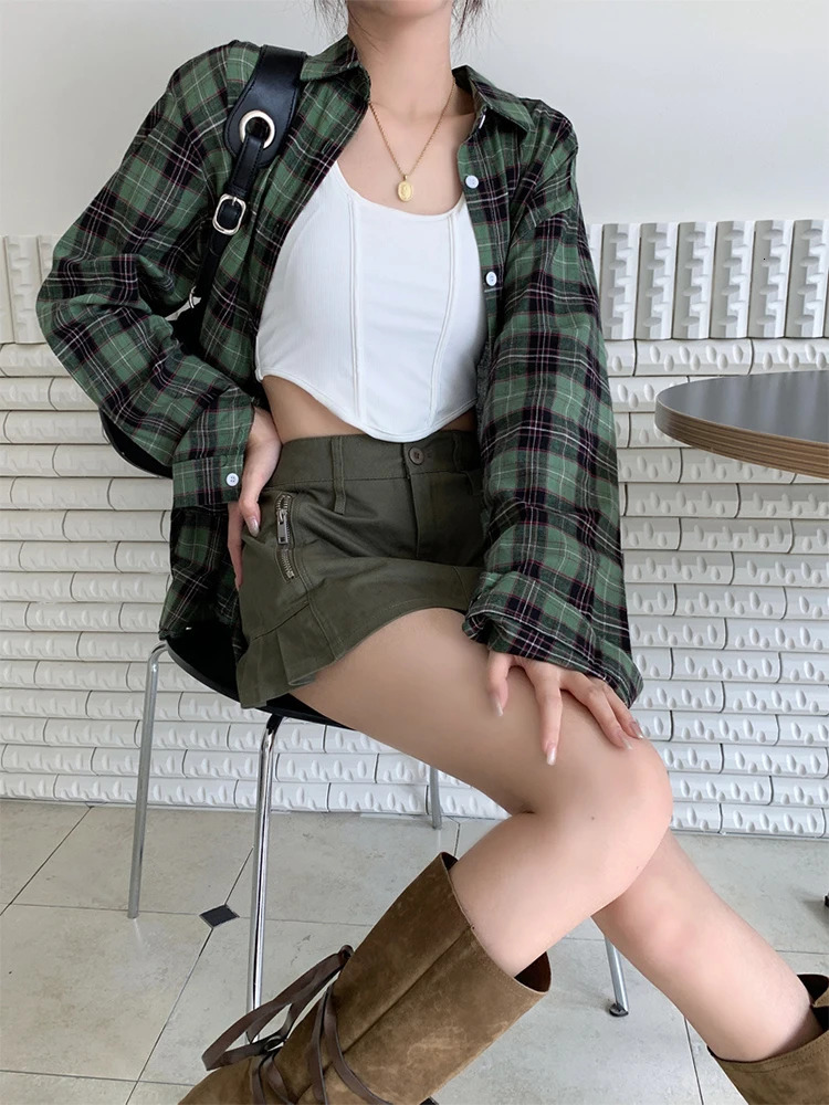 Retro classic plain weave womens bag shirt with lapel and long sleeved womens top for spring and summer BF retro oversized fashion 241031