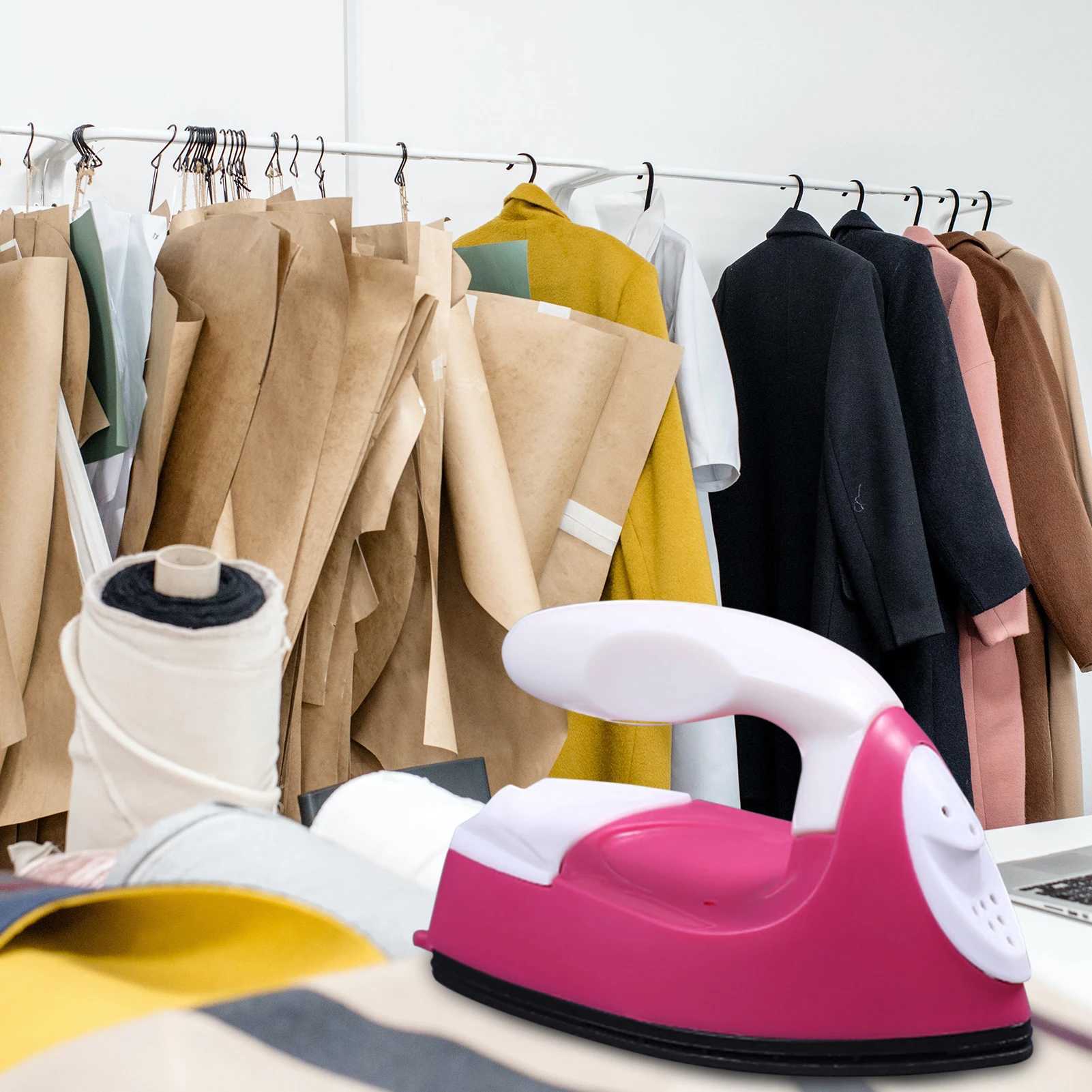 Mini handheld clothing iron non stick portable electronic iron used for DIY art and crafts with American plug Y241101