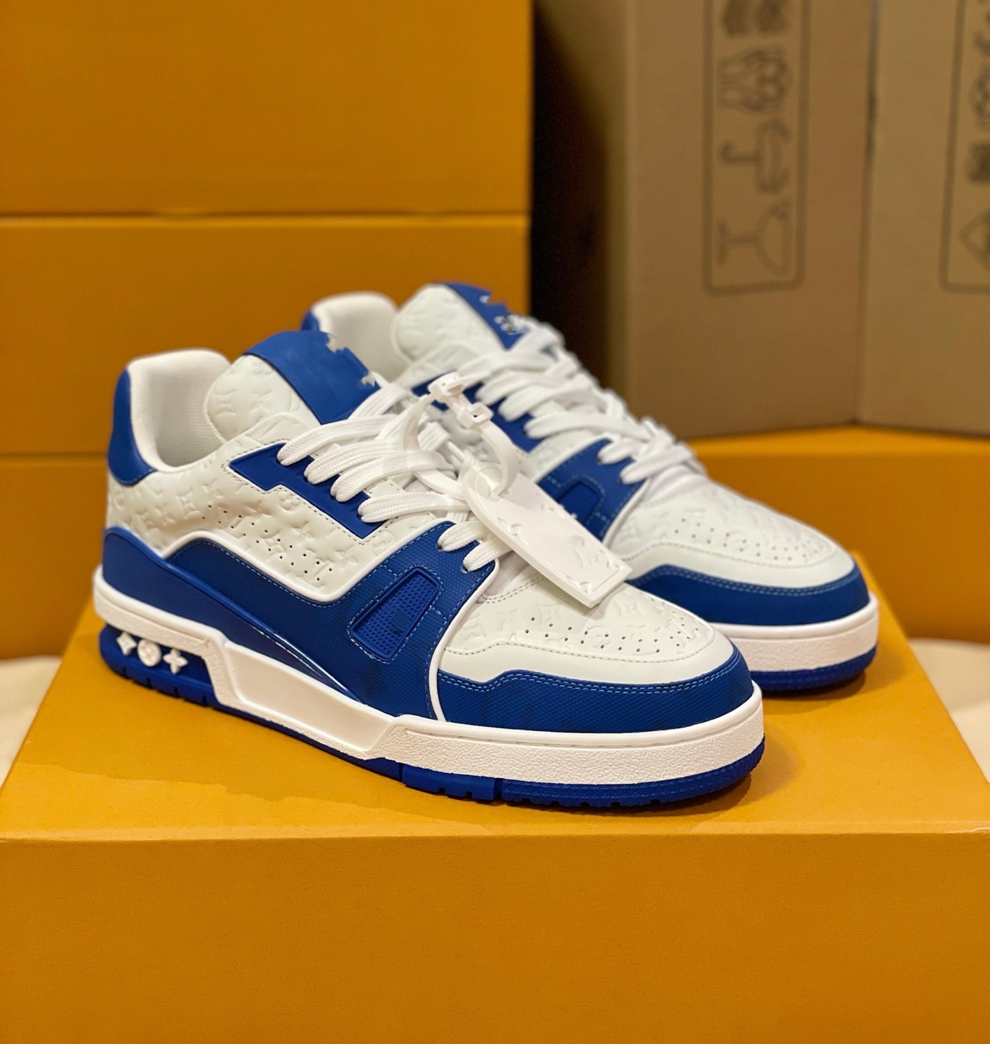 designer shoes flat sneaker trainer Embossed Casual shoes denim canvas leather white green red blue letter fashion platform mens womens low trainers running shoe