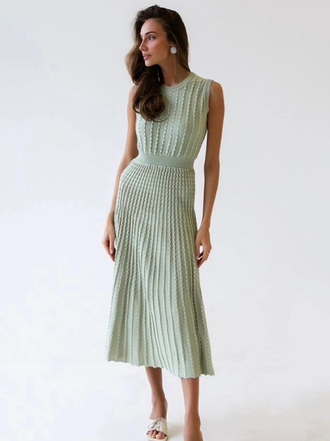 Vintage Knitted Dress For Women O Collar Draped Sleeveless High Waist Knit Midi A line Dresses Female Spring Fashion 240327