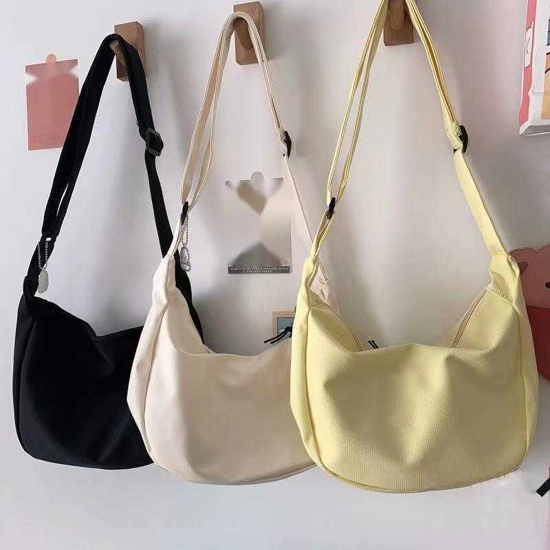 Shoulder Bags Fashionable Minimalist Versatile Daily Designer Bag Trend Candy Color Tote Bag Foreign Style WoMens One Shoulder Crossbody Bag 241015
