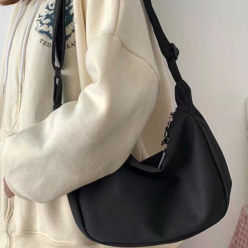Shoulder Bags Fashionable Minimalist Versatile Daily Designer Bag Trend Candy Color Tote Bag Foreign Style WoMens One Shoulder Crossbody Bag 241015