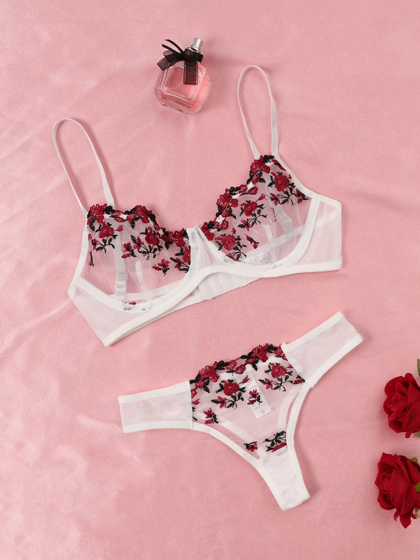 Sexy Lace Lingerie Push Up Lingerie Semi-Sheer Bra And Panty Sets Women Gathering Chest Underwear Flower Embroidery Bralette Set 241031