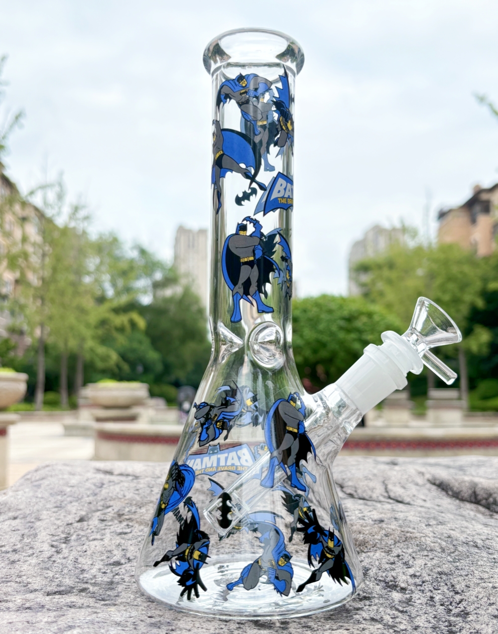 Superhero Sticker Glass Water Pipe 10inch Beaker Bubbler High Quality Smoking Glass Bong with 14mm Male Joint