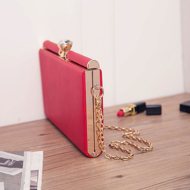 New lacquered leather multifunctional women's chain shoulder crossbody bag paired with diamond dress and dinner bag