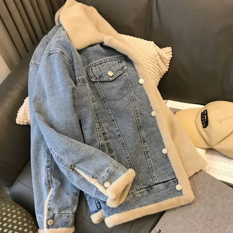 Winter Thicken Denim Jacket Women Two Sides Wearing Lamb Wool Outwear Female Loose Casual Warm Coat Lady Collar Long Sleeve Top 241031