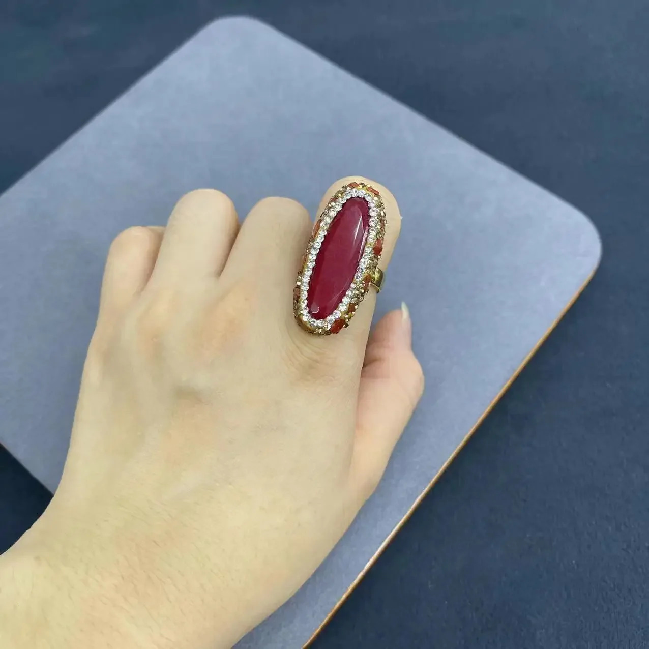 Wholesale of natural gemstones Malay jade tourmaline rough stones jewelry sets vintage fashion light jewelry 241031