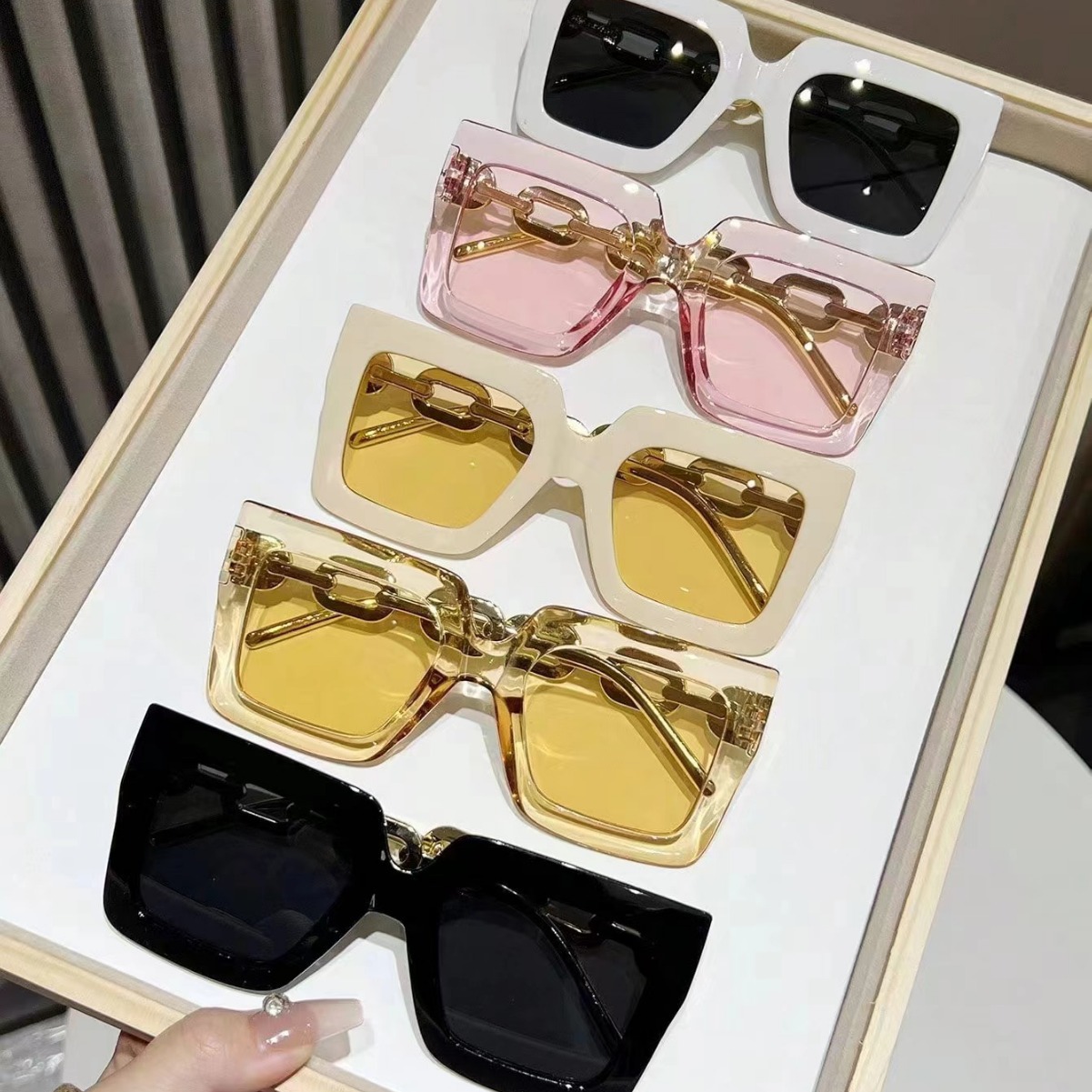 Polaroid lenses, high-end women's eyeglass frames, vintage metal sunglasses Fashionable cute cat eye glasses tortoiseshell anti blue light W069 B