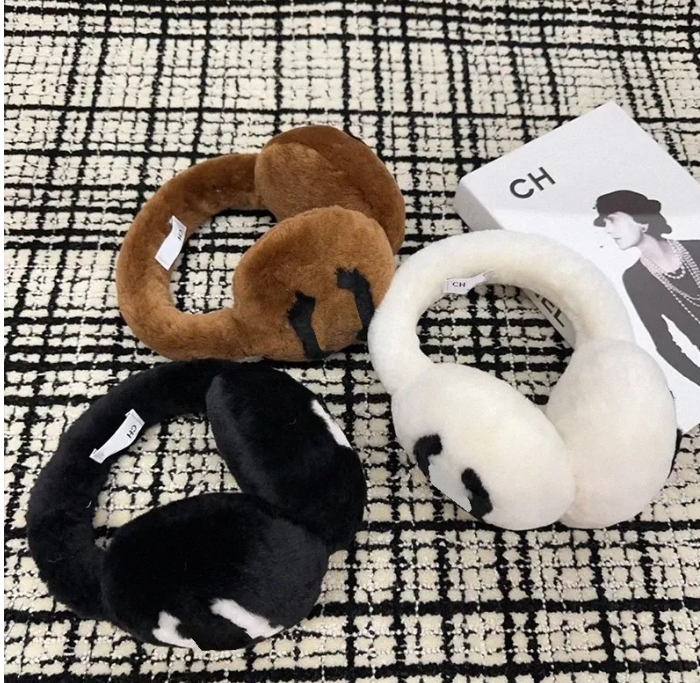 Channlel Ear Muffs Classic Winter Earmuffs Female Rabbit Fleece Brand Fashion Designer Warm Plush Scarf Designer 2024