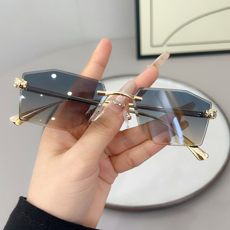 Polaroid lenses, high-end women's eyeglass frames, vintage metal sunglasses Fashionable cute cat eye glasses tortoiseshell anti blue light myopia