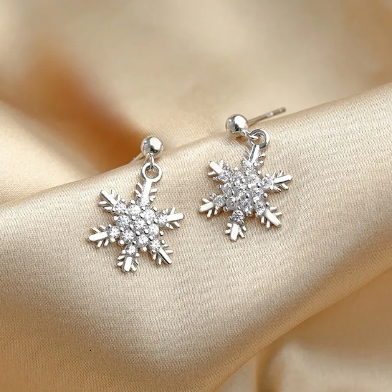 2023 Red Bow Knot Snowflakes Drop Earring for Women Christmas Santa Claus Snowman Earrings Girls Xmas Jewelry Gifts 241031