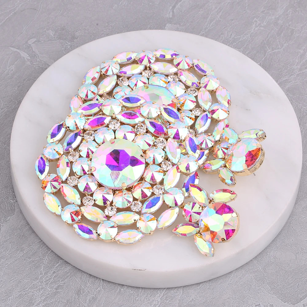 Large Pendant Crystal Womens Earrings Womens Temperature Fashion Super Water Diamond Long Tigram Pendant Earrings Wholesale Gifts 241031