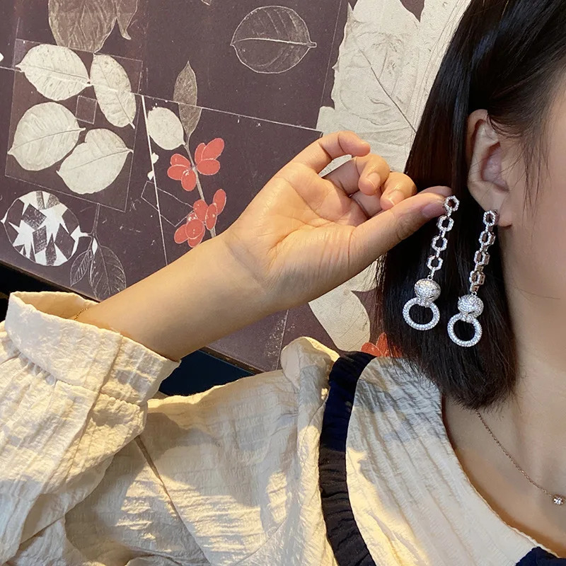 European and American fashion jewelry animal leopard pendant earrings elegant womens wedding party accessories 241031