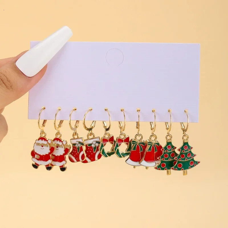 102040pcs Christmas Set Cross border Selling Cartoon Dripping Oil Elk Santa Claus Tree Earrings for Women 241031