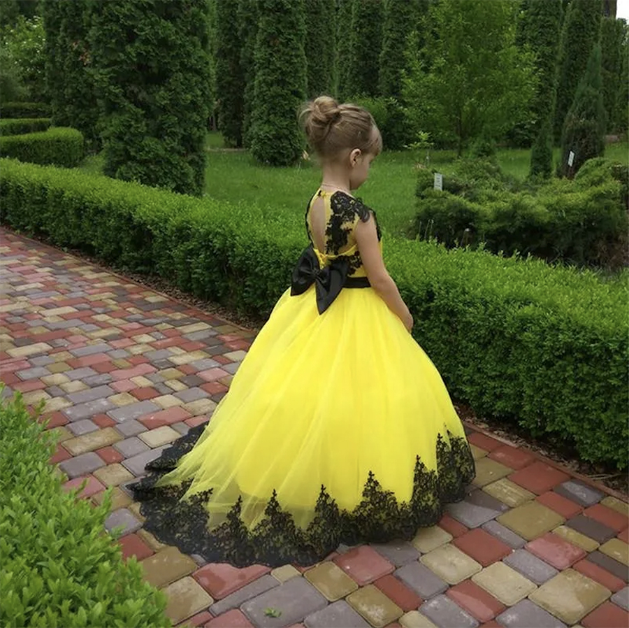 Flower Girls Dresses Sleeveless Tiered TuTu Pageant Gowns Gorgeous Puffy Prom Appliqued Jewel Girls Formal Birthday Wedding Party Gowns Custom Made