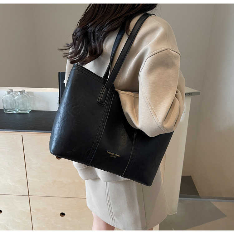 CMM New Commuter Fashion Handbag Large Capacity Shoulder Bag Tote Bag Womens Bag
