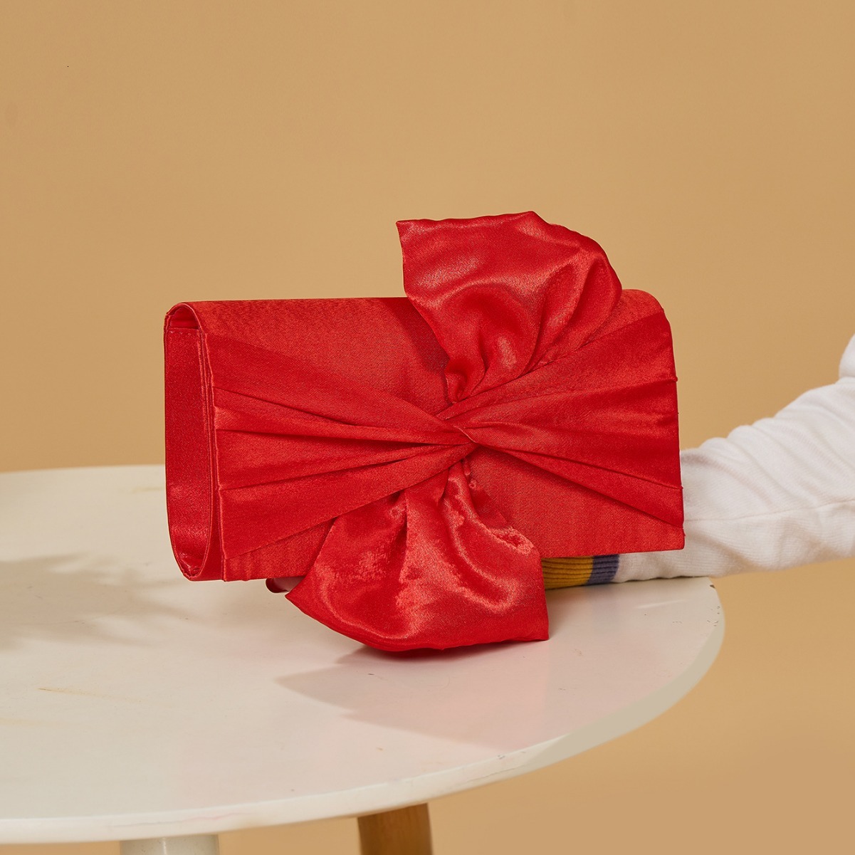 New designer pure classic color dinner bow slanted bride dinner gift bag dance party