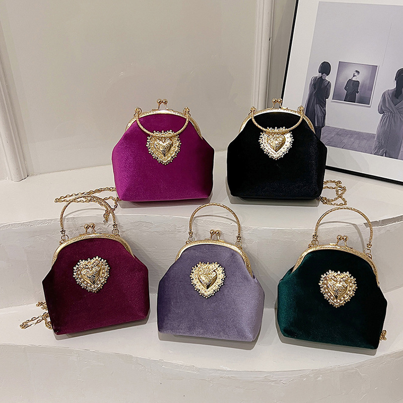 New niche design portable shoulder bag suitable for women's Baroque style evening dress banquet bag mouth red envelope