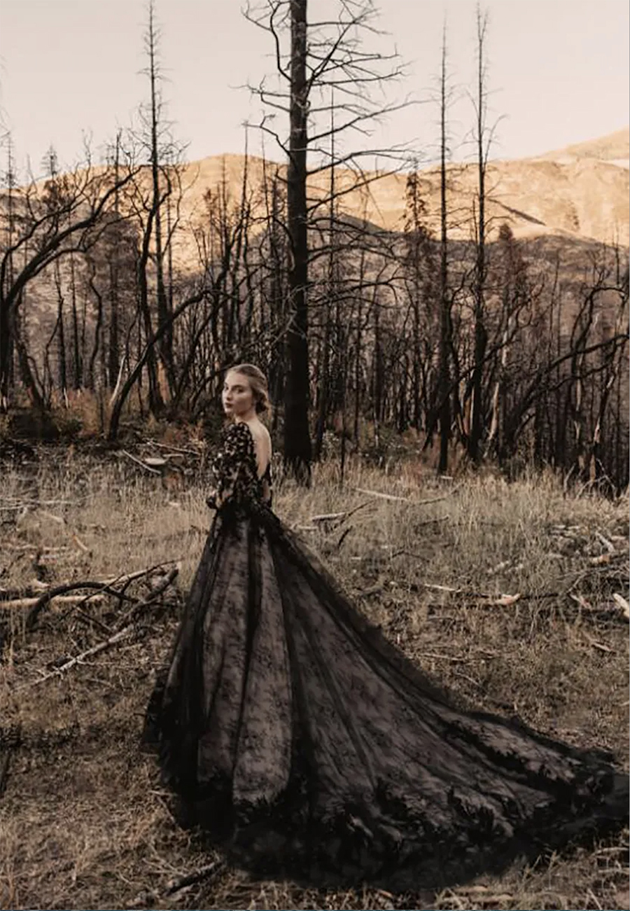 Gothic Full Black Long Wedding Dresses A Line Long Sleeves V Neck Court Train Vintage Bridal Gowns 2024 Plus Size Wedding Wear Dress