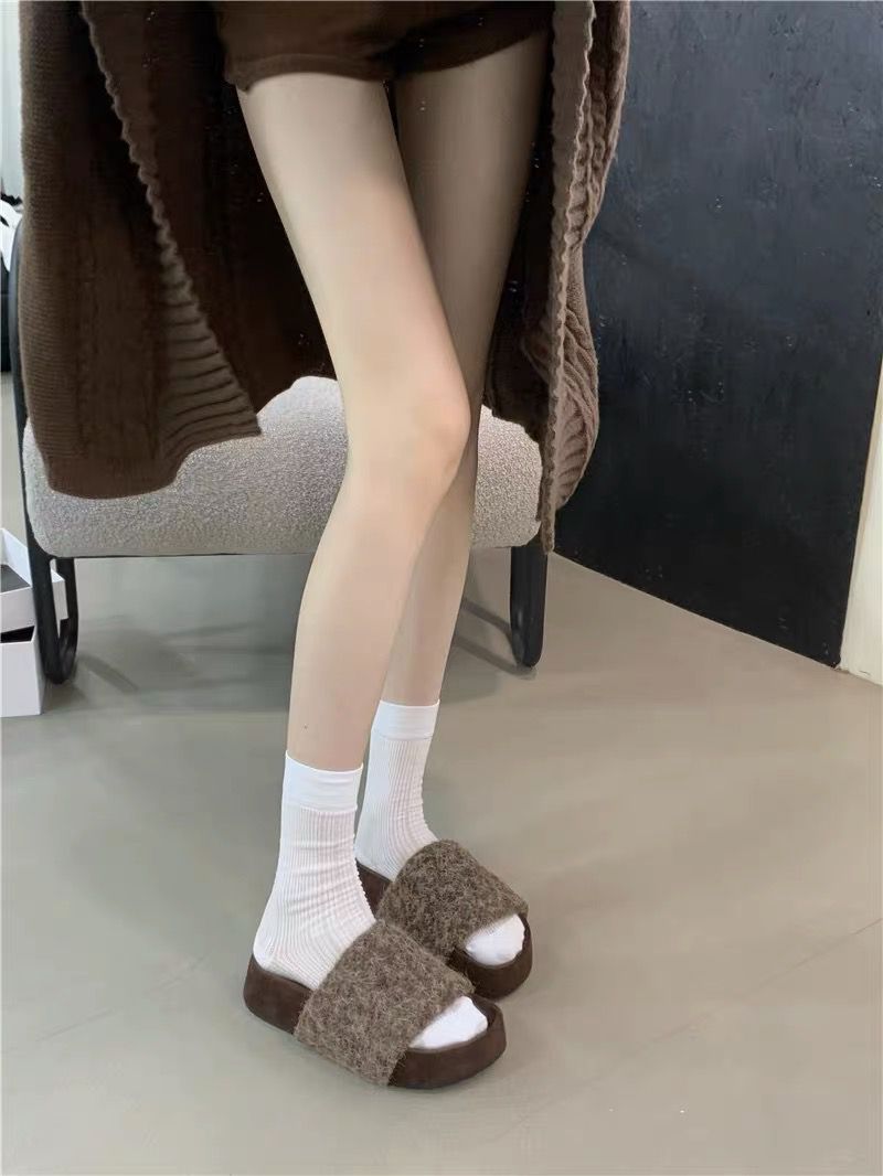 2024 New Flip-flops Female Summer Ins Fashion Fashion Outside To Wear Cleats Net Red Beach Sandals Spot