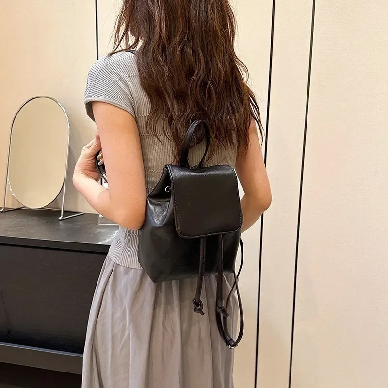 Fashionable Large Capacity Backpack for Women Winter Simple and Casual Fashion Womens 241029
