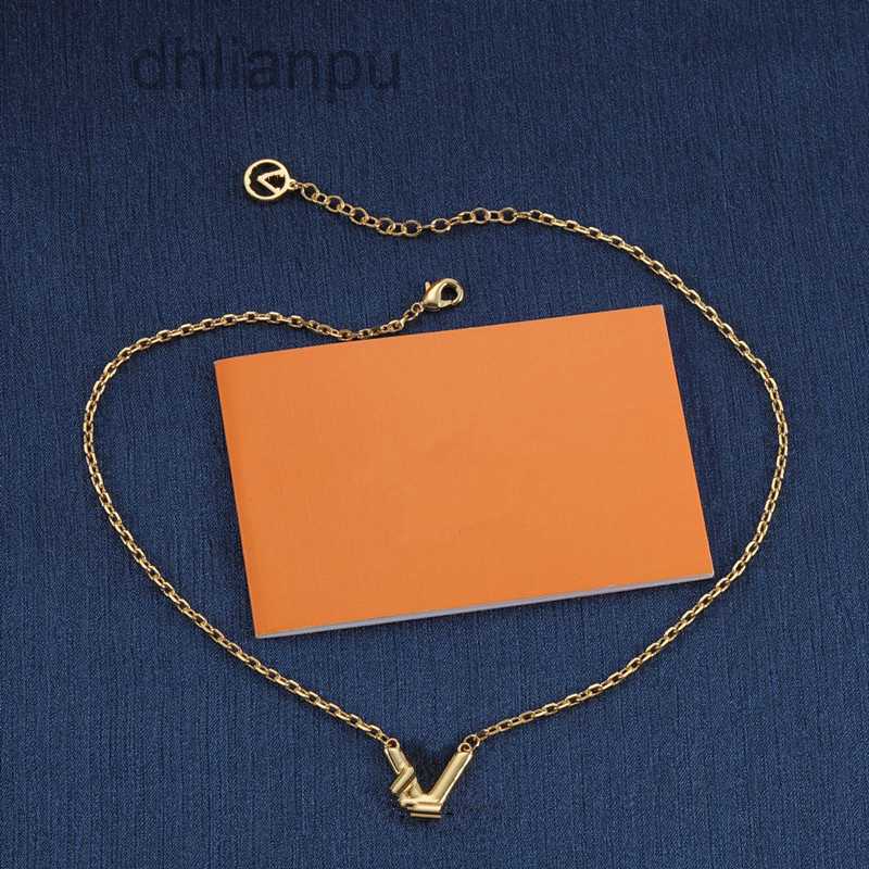 Jewelrys Designer With BOX Newest Pendant Necklace luxurys fashion womens party wedding necklaces nice gift luxury jewelry