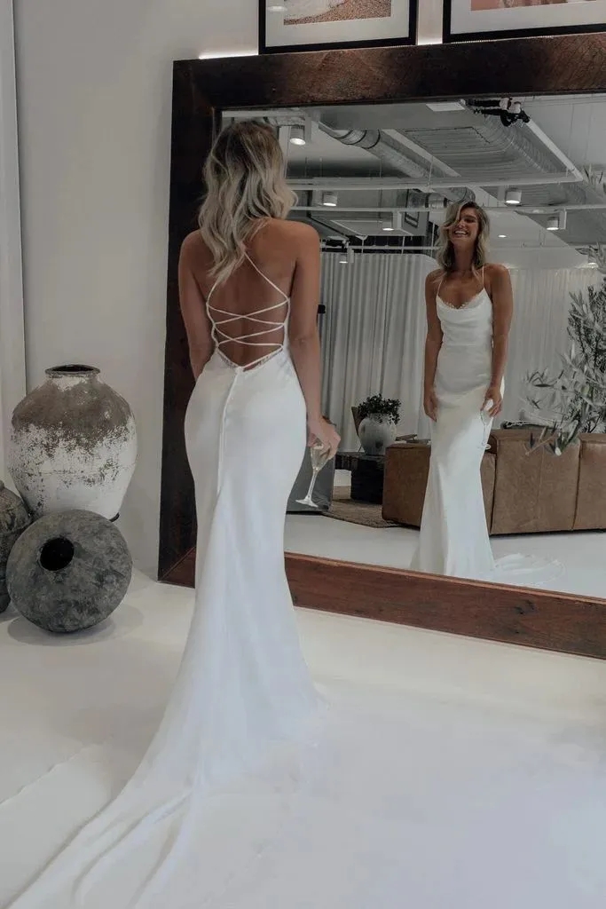 2024 Sexy Backless Mermaid Wedding Dresses Bridal Gown Spaghetti Straps Criss Cross Ruffles Satin Sweep Train Custom Made Beach Country Plus Size Vest