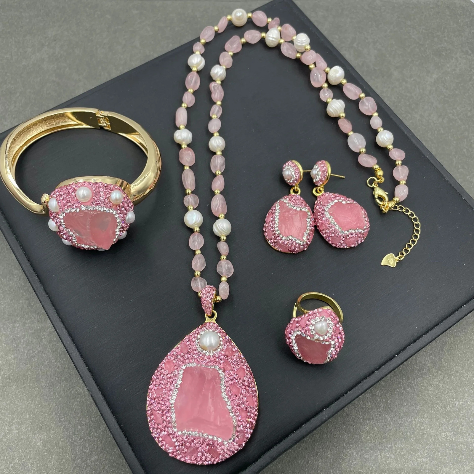 ST030 Natural Rose Quartz Freshwater Pearl Niche Personalized Primitive Stone Inlaid Bead Chain Gold Plated Four Piece Set 241031