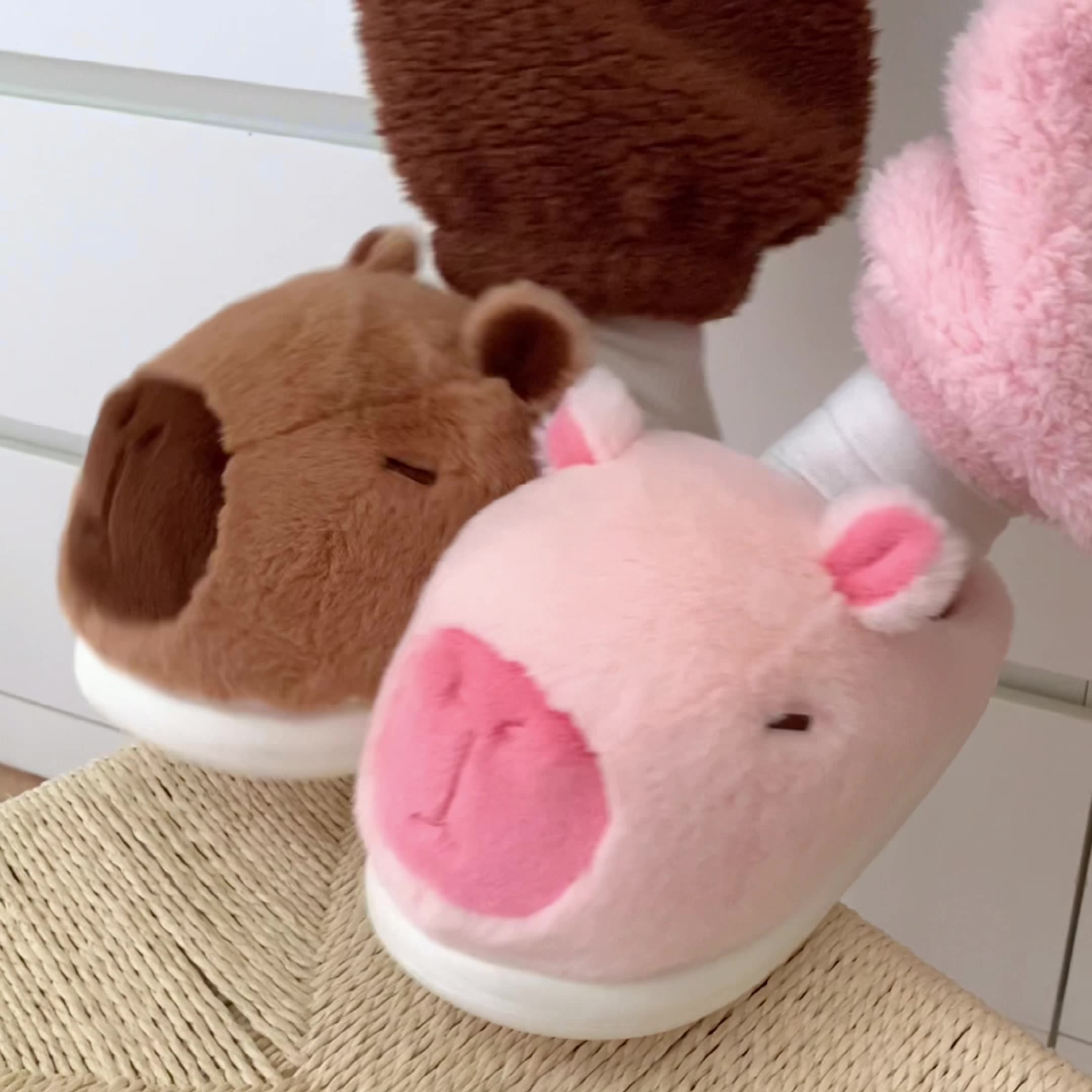 Creative Cute Kapibala Kapibala Family Slippers Women Girls Cute fluffy winter warm plush indoor flats Bedroom slide casual women's cotton slippe