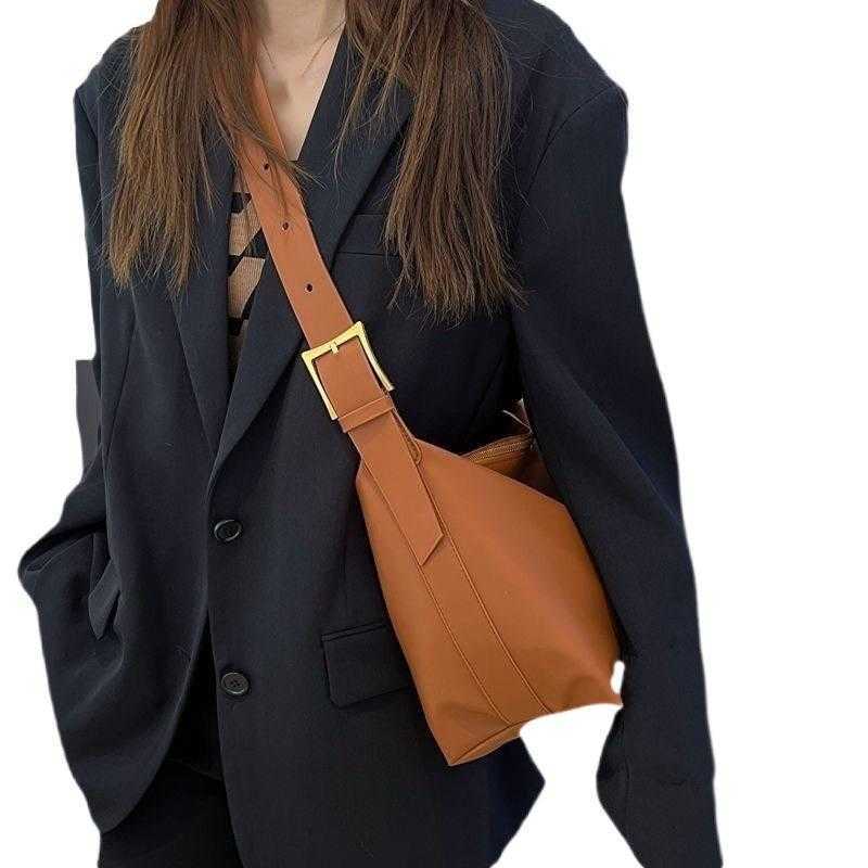 Shoulder Bags Cross Shoulder WoMens Bag Artistic Single Shoulder Large Shopping Bag WoMens Trend Simple And Versatile Soft Tote Bag 241015